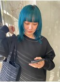 ブルーグリーン　青緑　派手髪　レイヤースタイル　ウルフ　青髪