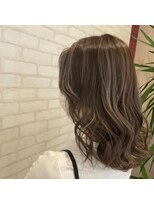 ビスイル 秋葉原店(Vis ill)&nbsp;ミルクティーアッシュ透明感グレージュ極細ハイライト