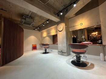 エツニイル(etsuniiru)の写真/【忙しい日々を忘れられる】どんな悩みも解決できるハイキャリスタイリストがあなたのなりたいを叶える！