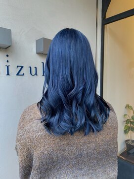 ロア バイ シズク センター南(LOA by sizuk) 透明感ネイビーブルー