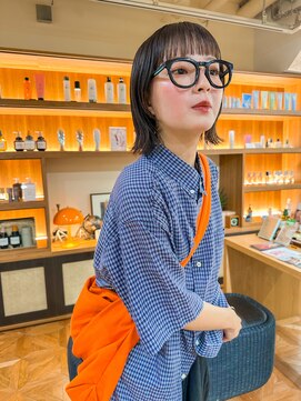 ロスタークラス(ROSTAR class) 夏に縛れるオン眉ブラウンボブ