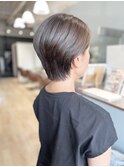 大人ナチュラル前下がりショートスタイル