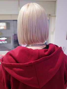 ハイトーンボブ 抜きっぱなしブロンド ホワイト ぬきっぱなし