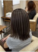 ホワイトハイライト　ブリーチ2回　ベース暗め