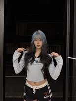ナナ(NANA) レイヤーカット/ウルフカット/ホワイトブロンド/外ハネボブ/美髪