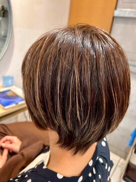 アース モード 新小岩店(EARTH/M) 丸みショート×ハイライト
