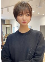 《首筋のラインがカットで綺麗に見える*》小顔効果だけではなく、首まで長く見せる骨格矯正カットが◎