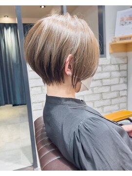 アヴァロン(AVALON) 絶壁解消×くびれ×30代40代50代×前髪長め大人ショートボブ永