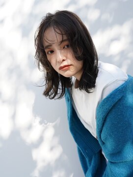 ドットハリス(.Hallis) 大人かわいい/小顔/ミディアムレイヤー/20代30代40代