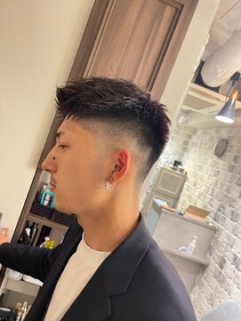 ミリオンバックス 御徒町店(Million Backs) ツーブロックマッシュ/スキンフェード<理容室>[メンズ/御徒町]