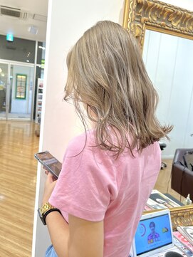 コワファースト  させぼ五番街店(COIFF1RST) ハイライトたっぷりミルクティーグレージュ