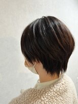ニィ(2iee.)&nbsp;ミディアムからバッサリショートボブ