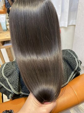 ラゴム 池袋(LAGOM) ツヤツヤなオリーブアッシュグレージュ[池袋/髪質改善]