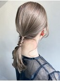 前髪シルキーベージュタイトヘアアレンジa