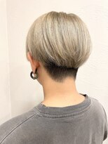 ジィップクリニカ(Zip clinica) メンズ ホワイトベージュ 担当近森