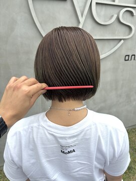 アン アイズ(ann EYES) 丸みのあるボブ/オリーブベージュ/切りっぱなしボブ