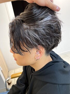 キャンバス バイ ネオリーブ 横浜西口(Canvas by neo.) 横浜★ハイライトのシルバーとメンズパーマ