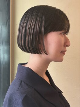 あなたに合った顔周りのカットで小顔魅せ◎骨格や髪質を見極めて、あなたの魅力を引き出すヘアをご提案