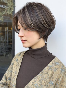 ショート ボブ ハンサムショート センターパート 白髪染め 40代