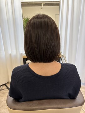 ウイ バイ ファースト 北四番丁店(u'i by first) アッシュブラウン×切りっぱなしボブ