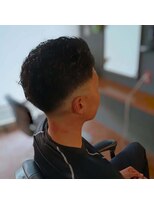 バーバーグリッチ(BARBER GLITCH) フェード×パーマ