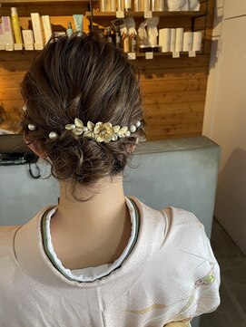 ビスクヘアデザイン(bisq hair design) ゆるふわシニヨンアレンジ