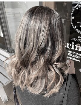 トリニティ(trinity) ハイライトバレイヤージュ・グレージュ【豊見城トリニティ】