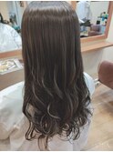 目を引く綺麗な髪