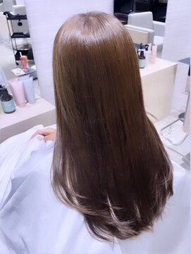 ステア ケース(stair case) 韓国艶々ストレートヘアレイヤーカット顔まわり前髪カット