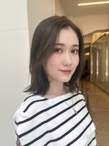ニュアンスボブ 暗髪ミディアム　大人ロブ 外ハネワンカールボブ