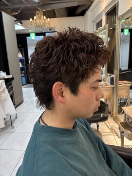 アイズ 海老名(AIZU) スパイキーショート スパイキーウルフ ピンパーマ 刈り上げ