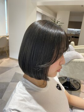 エミィ(emii.) ダークグレージュ/タッセルボブ