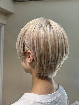 テン バイ アンブルリュクス 池袋(teN +by ambleluxe) ハンサムショート/ブリーチ/抜きっぱなし