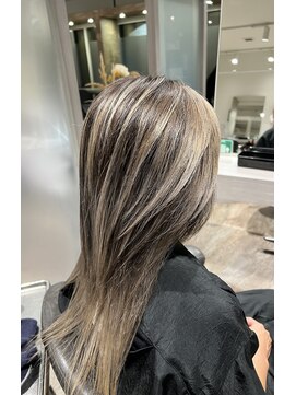 ブロッサム 保谷(Blossom) 20代30代ダブルカラーブリーチ立体感グラデーション透明感