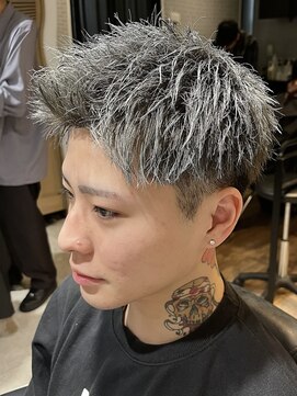 スパイキーショート　刈り上げ