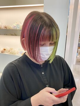 カッツ 駅家店(CUT S) ピンク×ライムグリーン
