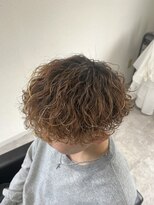 ブースト(BOOST)&nbsp;波巻きパーマ　茶髪金メッシュ