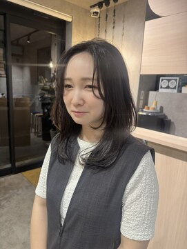 クス(KUsU) レイヤーカット/グレージュ/顔まわりカット