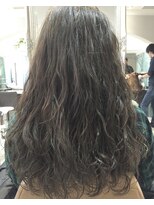 今旬なラフなくせっ毛パーマです★〈担当 小林瑞歩〉