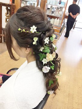 ベル(BELL) ウエディング髪型生花髪飾り 【BELL桜新町/用賀】