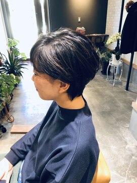 ヘア サロン ルート 幕張(Hair Salon ROUTE) 《大人可愛い》耳掛けショート [ROUTE幕張店]
