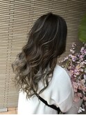 筋しっかりめ、グレー系ハイライトグラデーションカラー