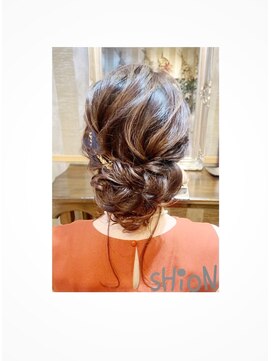 シオン(sHioN) ヘアセット