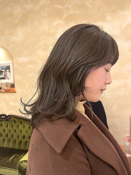 ビュートリアム265(BEAUTRIUM 265) オリーブグレージュ 似合わせカラー似合わせカット 顔周りカット