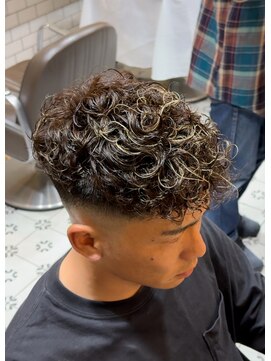 グルーマーズトウキョウ(GROOMER/S TOKYO) 【スペインカール】ハイライト＋ブラウンカラー