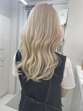 ガガ 心斎橋(GAGA) 韓国/ハイトーンカラー/ワンホンヘア/レイヤーカット/髪質改善