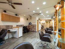 アムールヘア(Amour hair)の雰囲気（広々とした店内！子供連れもOK）