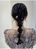 暗髪でも可愛い参列ヘアアレンジ
