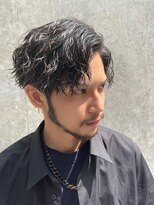 原宿ツイストスパイラルパーマメンズカットマッシュウルフ緩め