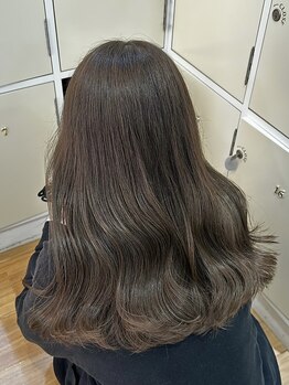 グルー(glue)の写真/【7月限定クーポン】圧倒的なカラー技術を誇るinsence!赤みを抑え透明感抜群のイルミナカラーで美髪へアに
